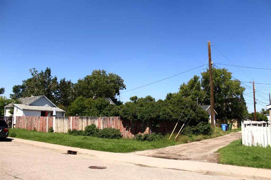 MLS® A2243945 - 2740 16A Street SE in Inglewood Calgary, Residential