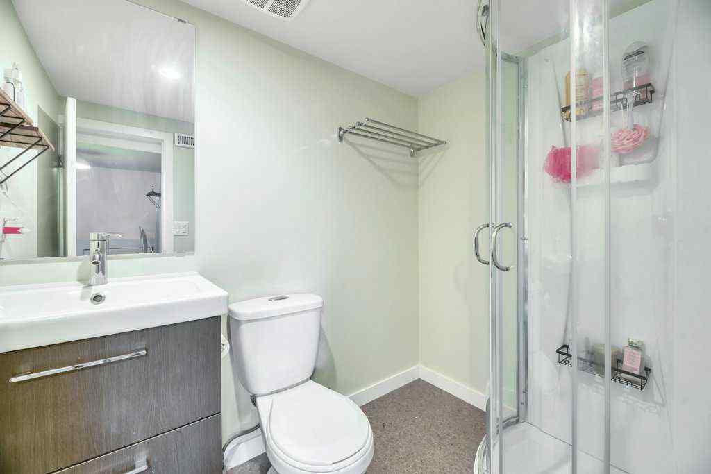 MLS® A2243947 - 1940 Broadview Road NW in West Hillhurst Calgary, Residential