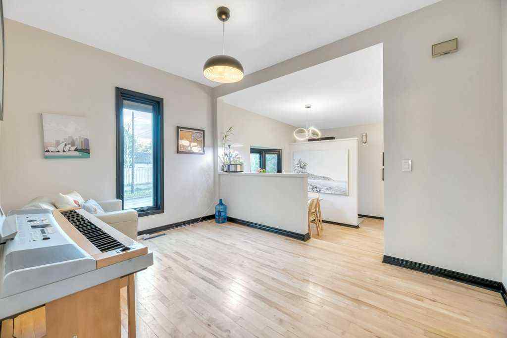 MLS® A2243947 - 1940 Broadview Road NW in West Hillhurst Calgary, Residential