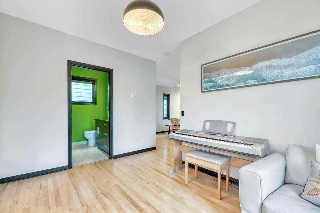 MLS® A2243947 - 1940 Broadview Road NW in West Hillhurst Calgary, Residential