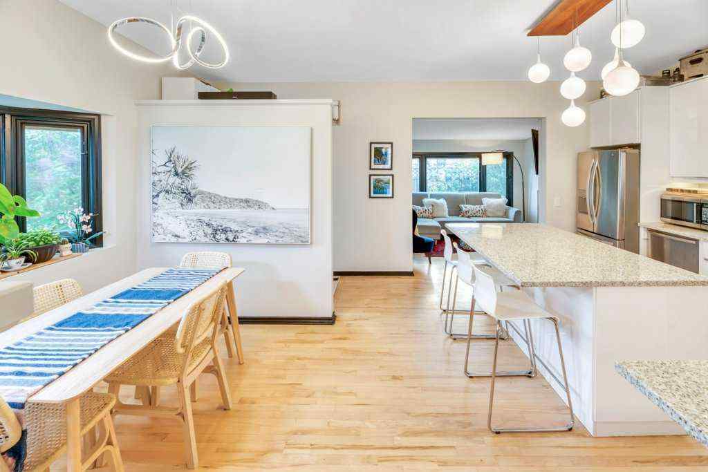 MLS® A2243947 - 1940 Broadview Road NW in West Hillhurst Calgary, Residential
