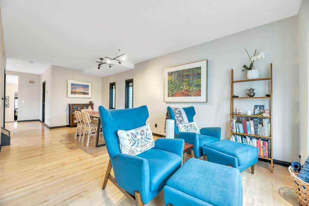 MLS® A2243947 - 1940 Broadview Road NW in West Hillhurst Calgary, Residential
