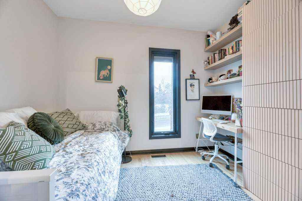 MLS® A2243947 - 1940 Broadview Road NW in West Hillhurst Calgary, Residential