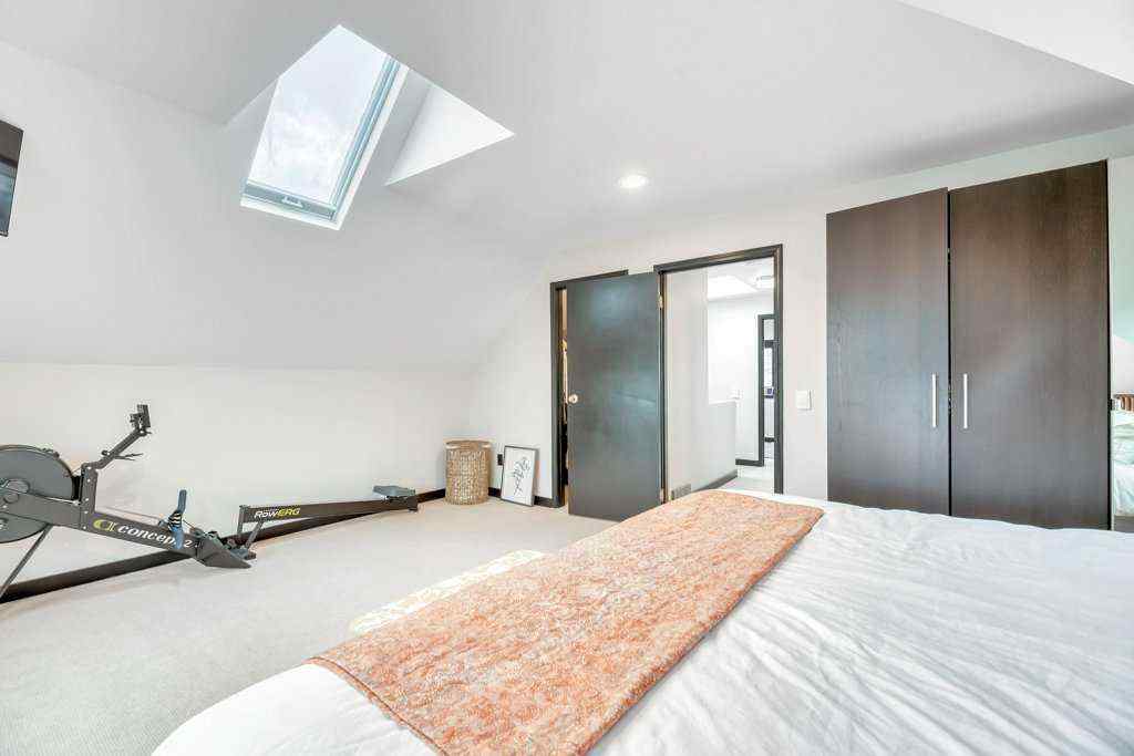 MLS® A2243947 - 1940 Broadview Road NW in West Hillhurst Calgary, Residential