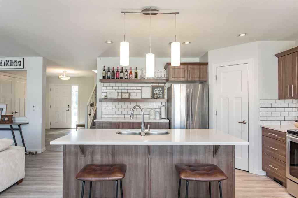 MLS® A2243957 - 246 Viscount Drive  in Vanier East Red Deer, Residential
