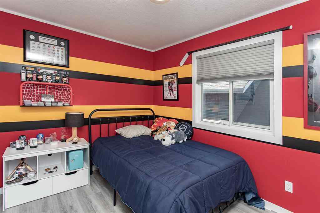MLS® A2243957 - 246 Viscount Drive  in Vanier East Red Deer, Residential