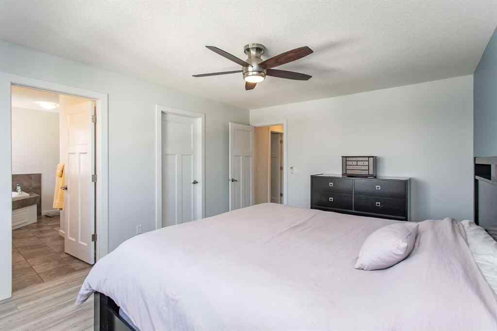 MLS® A2243957 - 246 Viscount Drive  in Vanier East Red Deer, Residential