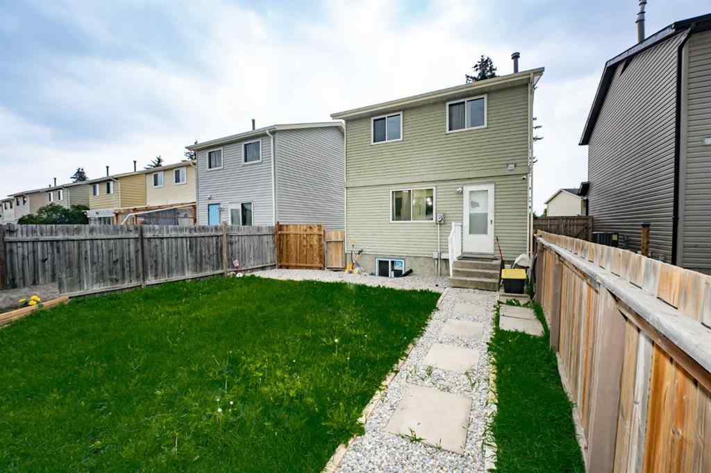 MLS® A2243971 - 25 Erin Ridge Road SE in Erin Woods Calgary, Residential