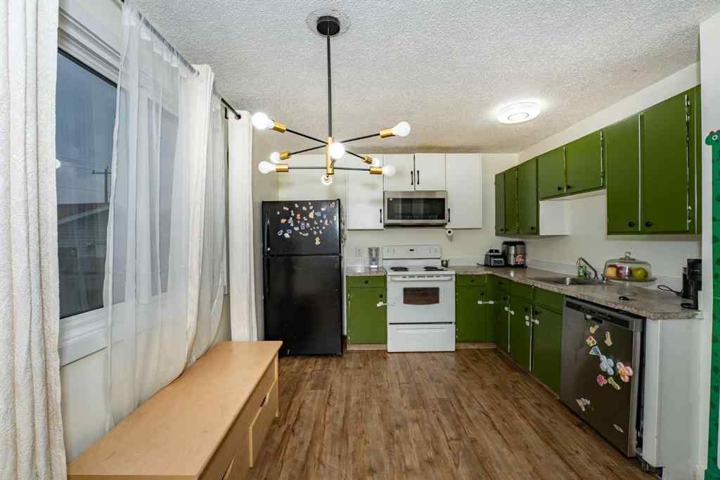 MLS® A2243971 - 25 Erin Ridge Road SE in Erin Woods Calgary, Residential