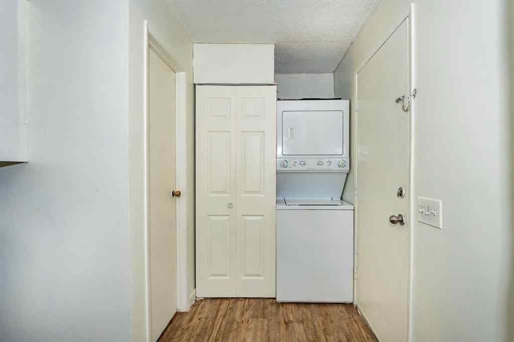 MLS® A2243971 - 25 Erin Ridge Road SE in Erin Woods Calgary, Residential