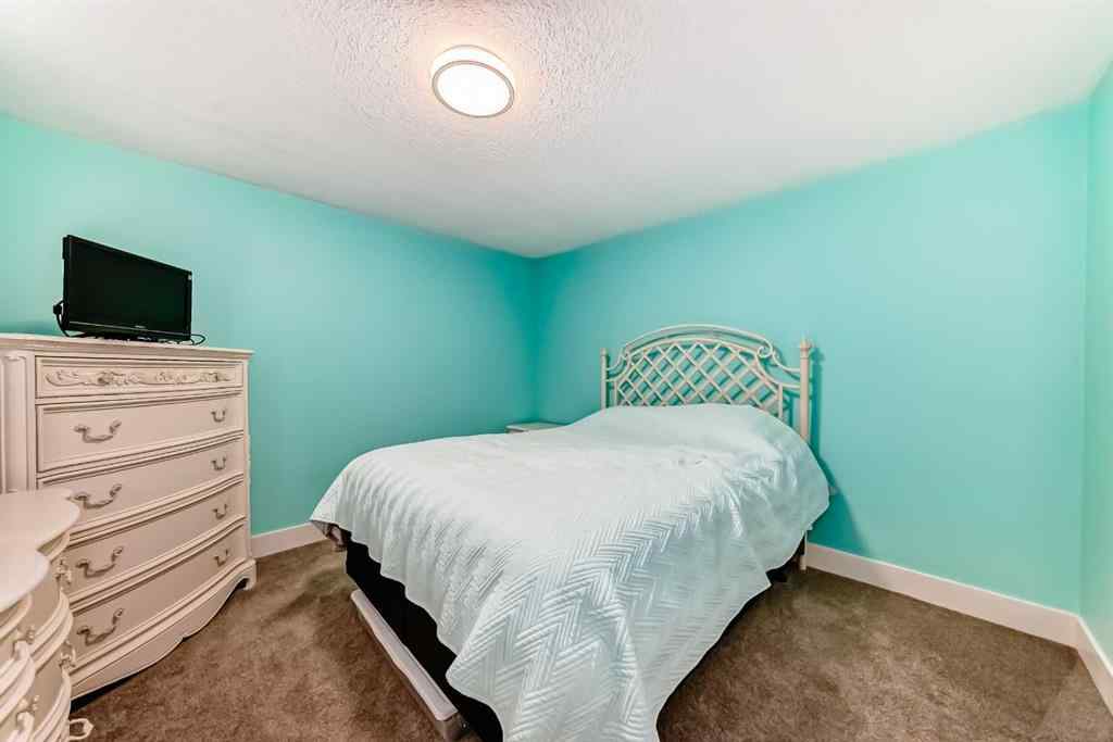 MLS® A2243973 - 195 West Lakeview Circle  in Lakeview Landing Chestermere, Residential