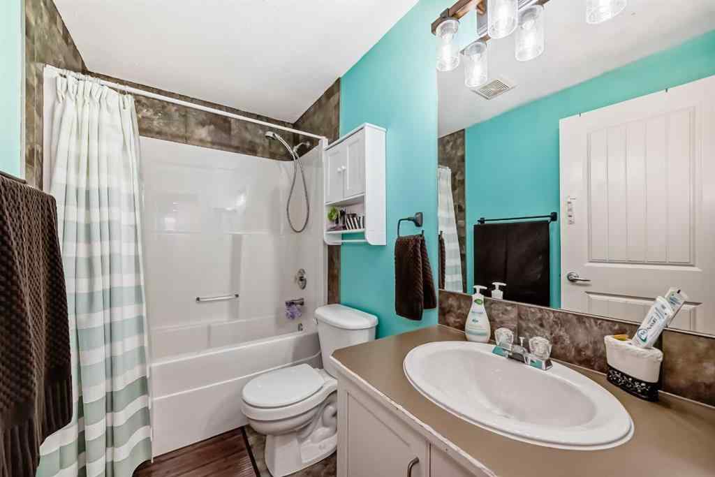 MLS® A2243973 - 195 West Lakeview Circle  in Lakeview Landing Chestermere, Residential