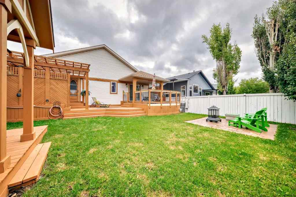 MLS® A2243973 - 195 West Lakeview Circle  in Lakeview Landing Chestermere, Residential