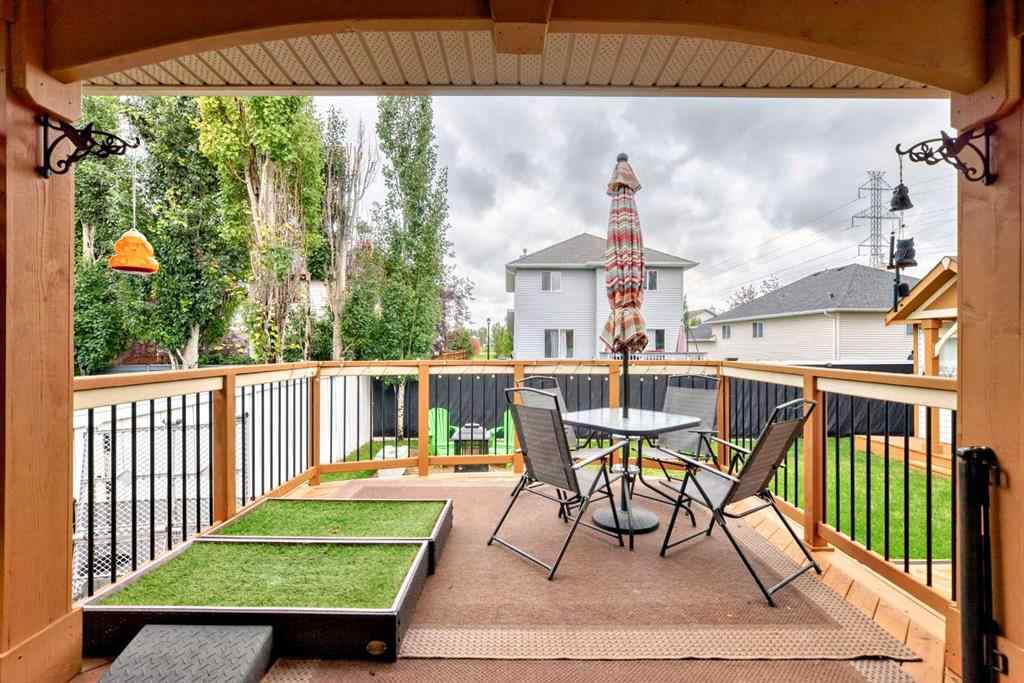 MLS® A2243973 - 195 West Lakeview Circle  in Lakeview Landing Chestermere, Residential