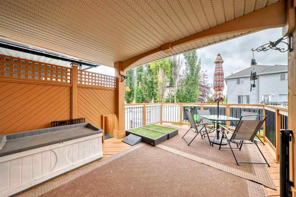 MLS® A2243973 - 195 West Lakeview Circle  in Lakeview Landing Chestermere, Residential