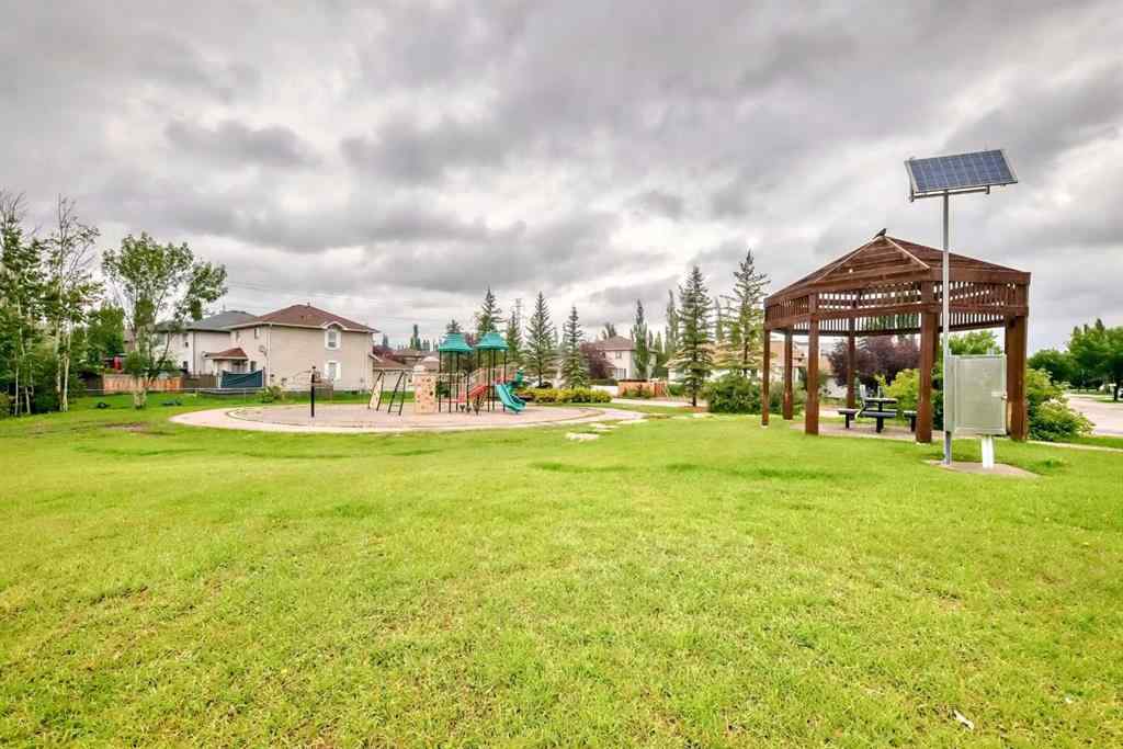 MLS® A2243973 - 195 West Lakeview Circle  in Lakeview Landing Chestermere, Residential