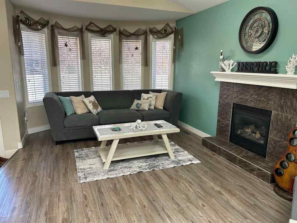 MLS® A2243973 - 195 West Lakeview Circle  in Lakeview Landing Chestermere, Residential