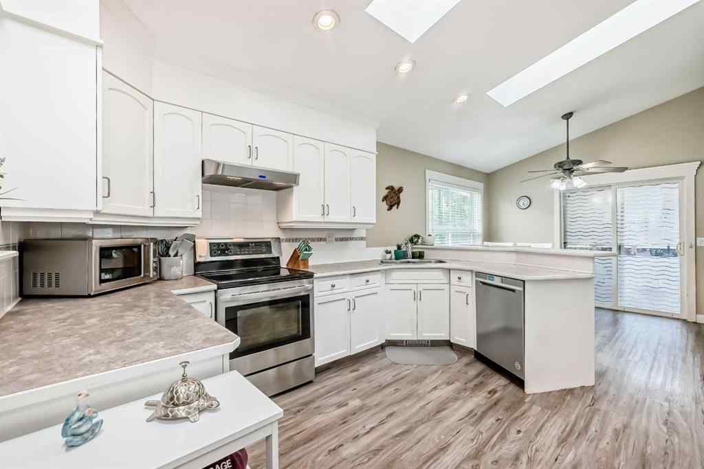 MLS® A2243973 - 195 West Lakeview Circle  in Lakeview Landing Chestermere, Residential