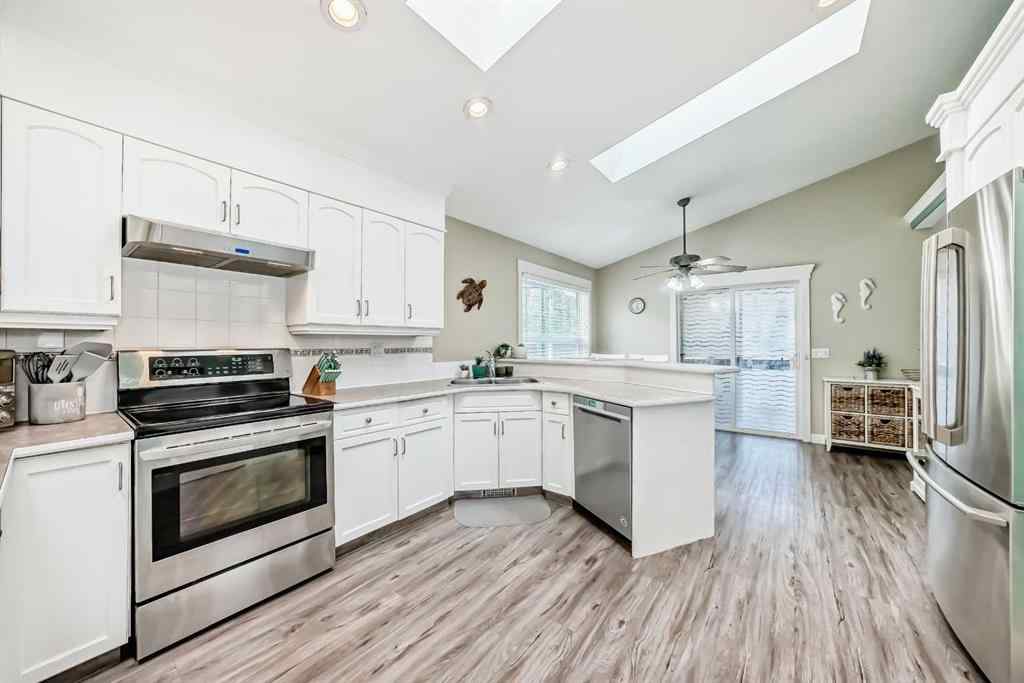 MLS® A2243973 - 195 West Lakeview Circle  in Lakeview Landing Chestermere, Residential