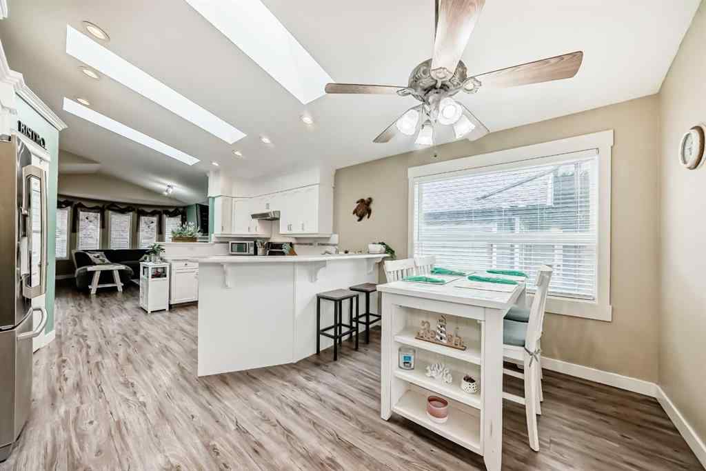 MLS® A2243973 - 195 West Lakeview Circle  in Lakeview Landing Chestermere, Residential