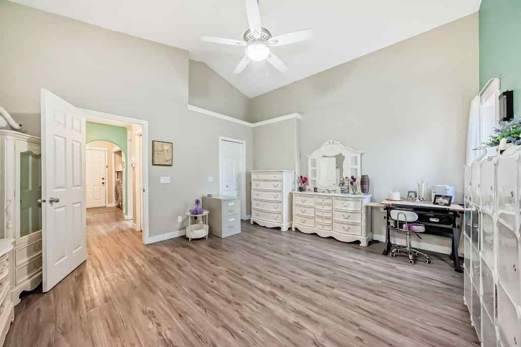 MLS® A2243973 - 195 West Lakeview Circle  in Lakeview Landing Chestermere, Residential