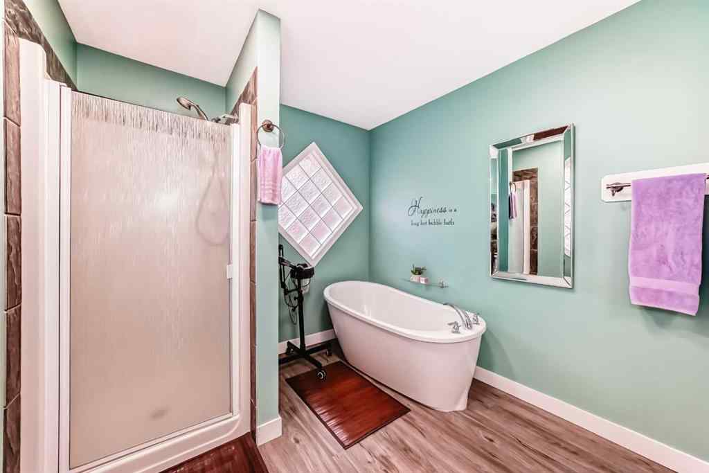 MLS® A2243973 - 195 West Lakeview Circle  in Lakeview Landing Chestermere, Residential
