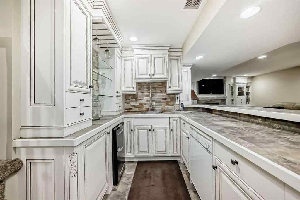 MLS® A2243973 - 195 West Lakeview Circle  in Lakeview Landing Chestermere, Residential