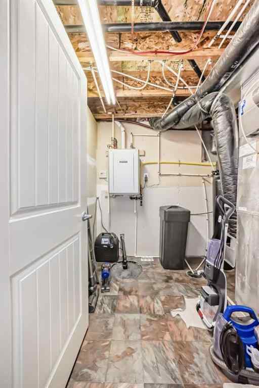 MLS® A2243973 - 195 West Lakeview Circle  in Lakeview Landing Chestermere, Residential
