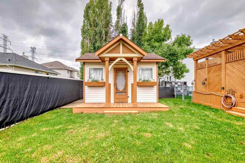 MLS® A2243973 - 195 West Lakeview Circle  in Lakeview Landing Chestermere, Residential
