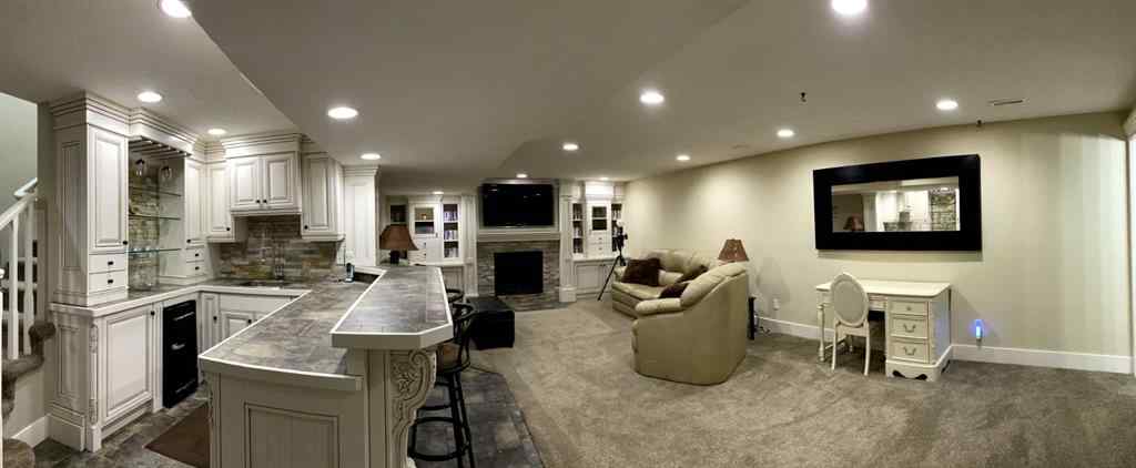 MLS® A2243973 - 195 West Lakeview Circle  in Lakeview Landing Chestermere, Residential