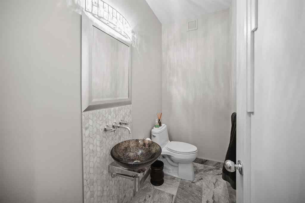 MLS® A2243978 - 42 Woodhaven Crescent SW in Woodbine Calgary, Residential