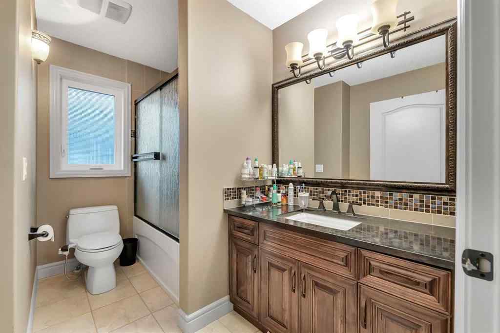 MLS® A2243988 - 989 East Lakeview Road  in East Chestermere Chestermere, Residential
