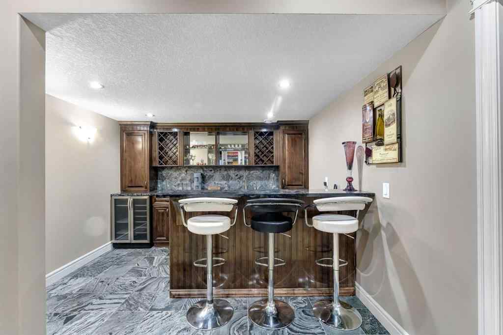 MLS® A2243988 - 989 East Lakeview Road  in East Chestermere Chestermere, Residential