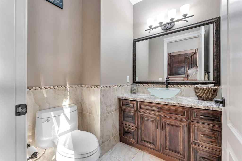 MLS® A2243988 - 989 East Lakeview Road  in East Chestermere Chestermere, Residential