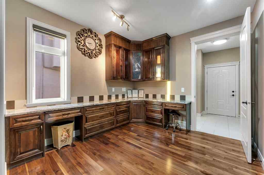 MLS® A2243988 - 989 East Lakeview Road  in East Chestermere Chestermere, Residential
