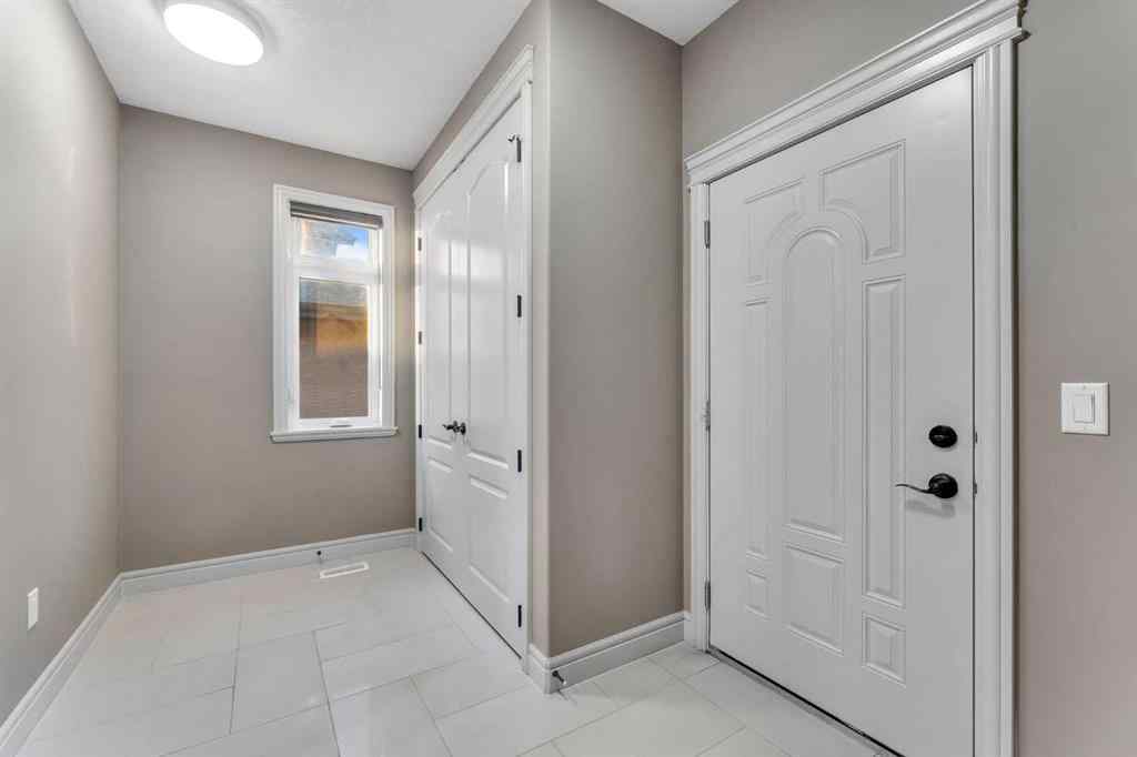 MLS® A2243988 - 989 East Lakeview Road  in East Chestermere Chestermere, Residential