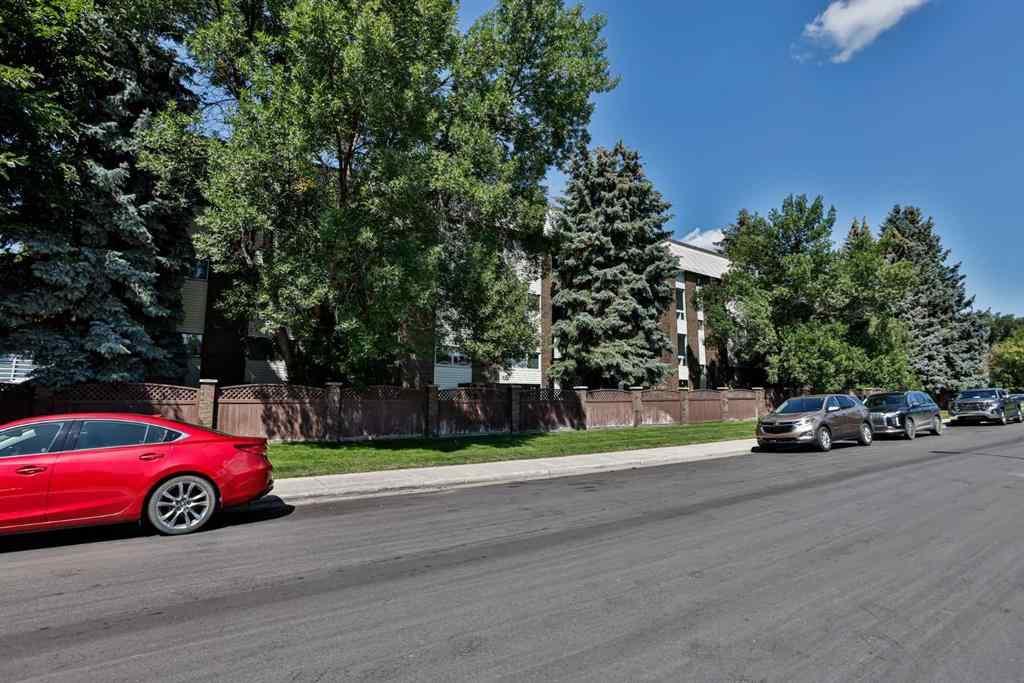 MLS® A2244001 - Unit #201 2207 8 Avenue S in Victoria Park Lethbridge, Residential