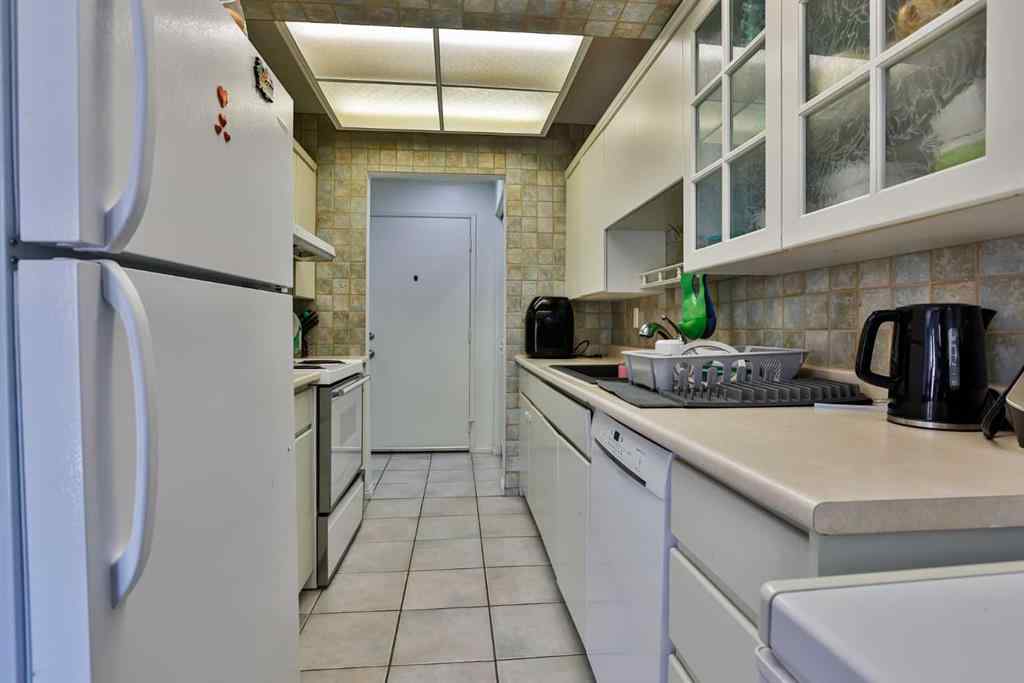 MLS® A2244001 - Unit #201 2207 8 Avenue S in Victoria Park Lethbridge, Residential