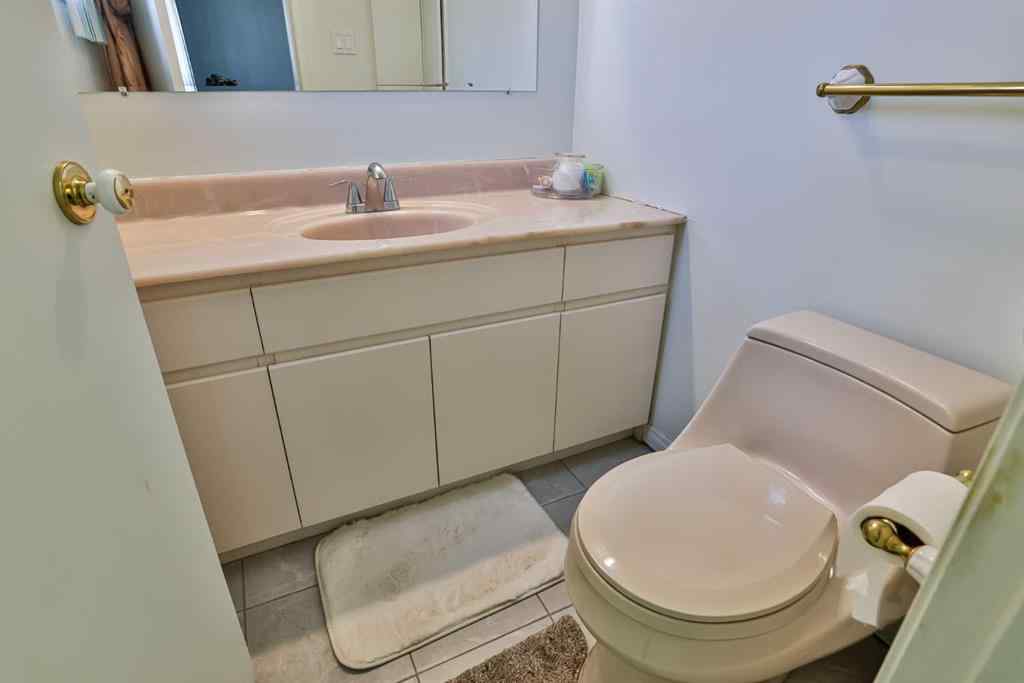 MLS® A2244001 - Unit #201 2207 8 Avenue S in Victoria Park Lethbridge, Residential