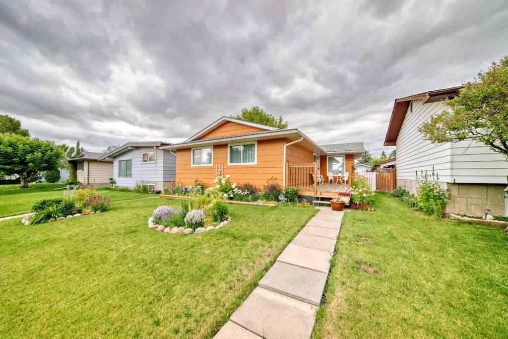 MLS® A2244002 - 247 Doverview Crescent SE in Dover Calgary, Residential