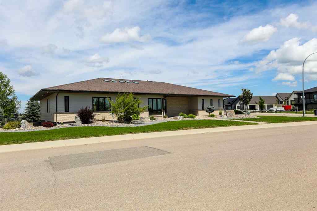 MLS® A2244004 - 500 Gold Canyon Place S in Southridge Lethbridge, Residential