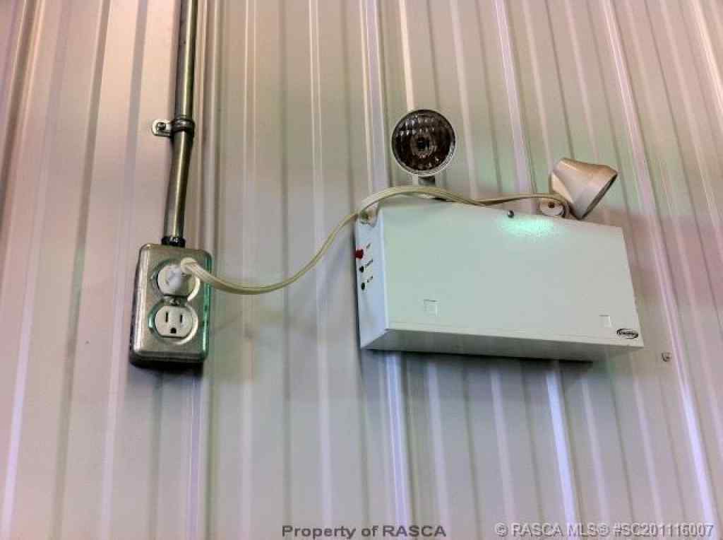 MLS® A2244008 - Unit #Bay 2 560 Premier Road  in Hygrade Industrial Drumheller, Commercial