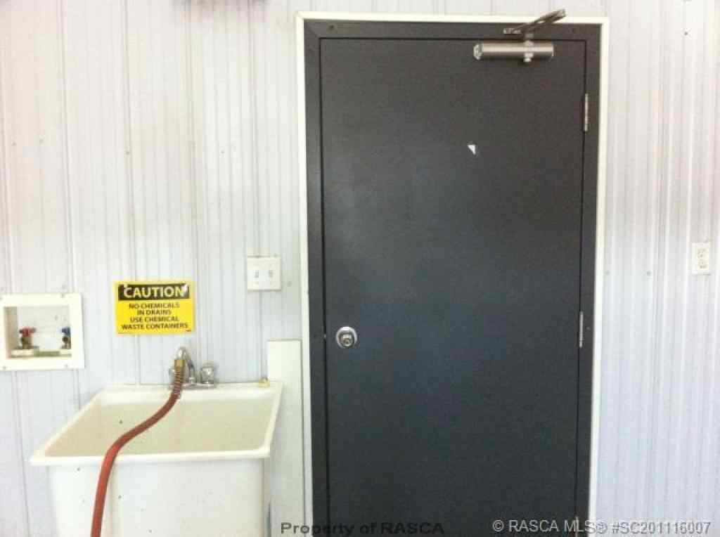 MLS® A2244008 - Unit #Bay 2 560 Premier Road  in Hygrade Industrial Drumheller, Commercial