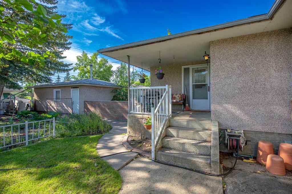 MLS® A2244042 - 1141 43 Street SW in Rosscarrock Calgary, Residential