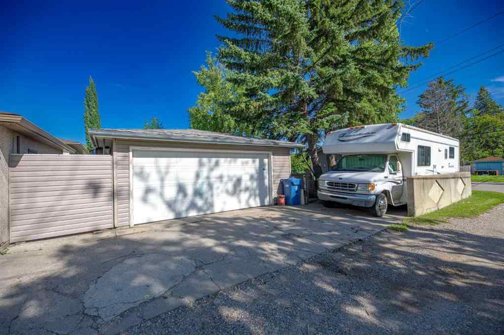 MLS® A2244042 - 1141 43 Street SW in Rosscarrock Calgary, Residential