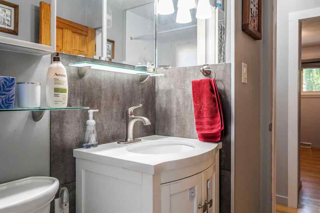 MLS® A2244051 - 152 Fredson Drive SE in Fairview Calgary, Residential