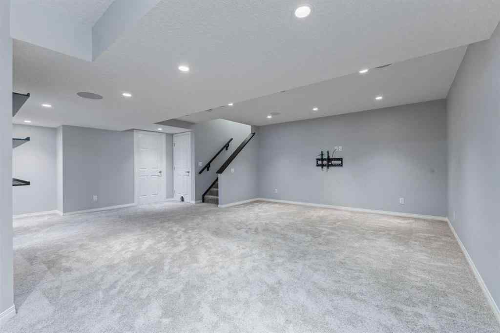 MLS® A2244053 - 11 Simcoe Crescent SW in Signal Hill Calgary, Residential