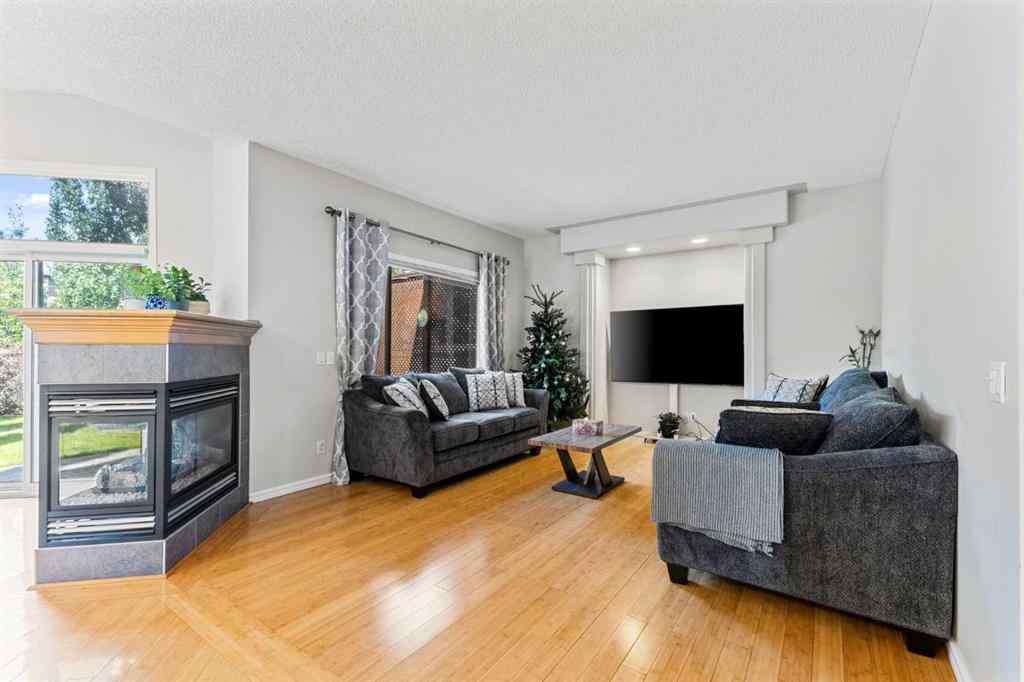 MLS® A2244053 - 11 Simcoe Crescent SW in Signal Hill Calgary, Residential