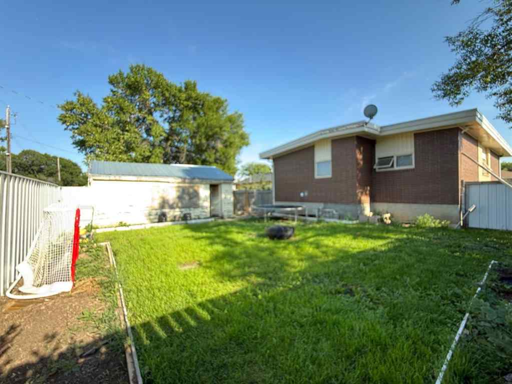 MLS® A2244060 - 1505 6A Avenue N in Westminster Lethbridge, Residential