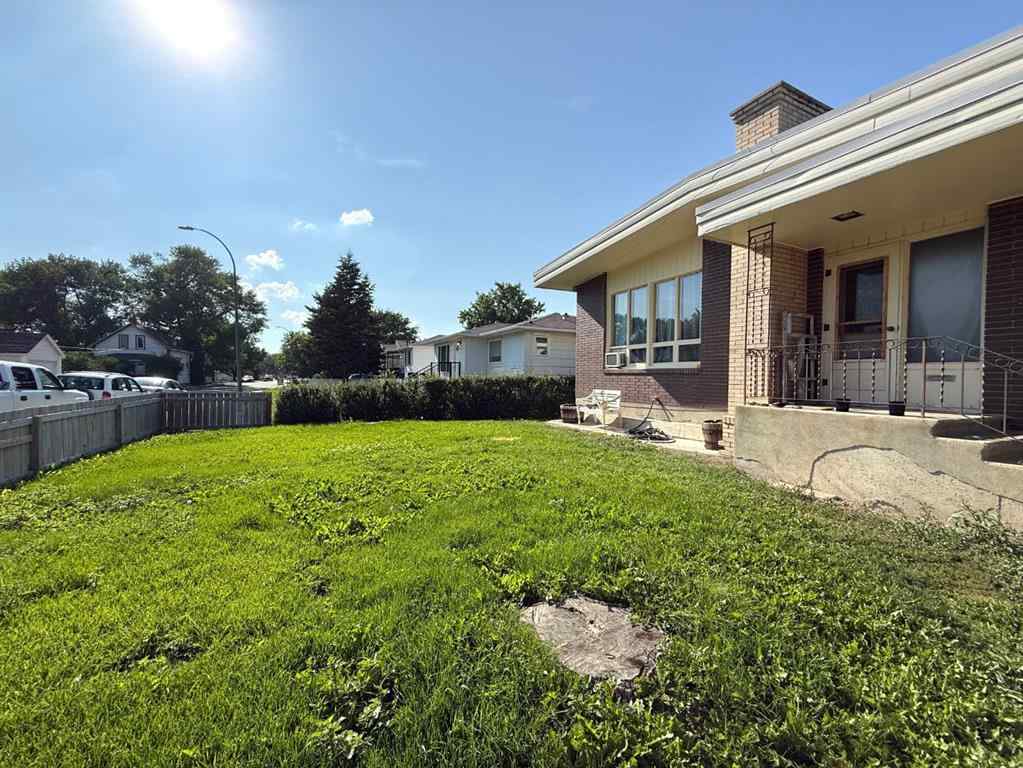 MLS® A2244060 - 1505 6A Avenue N in Westminster Lethbridge, Residential